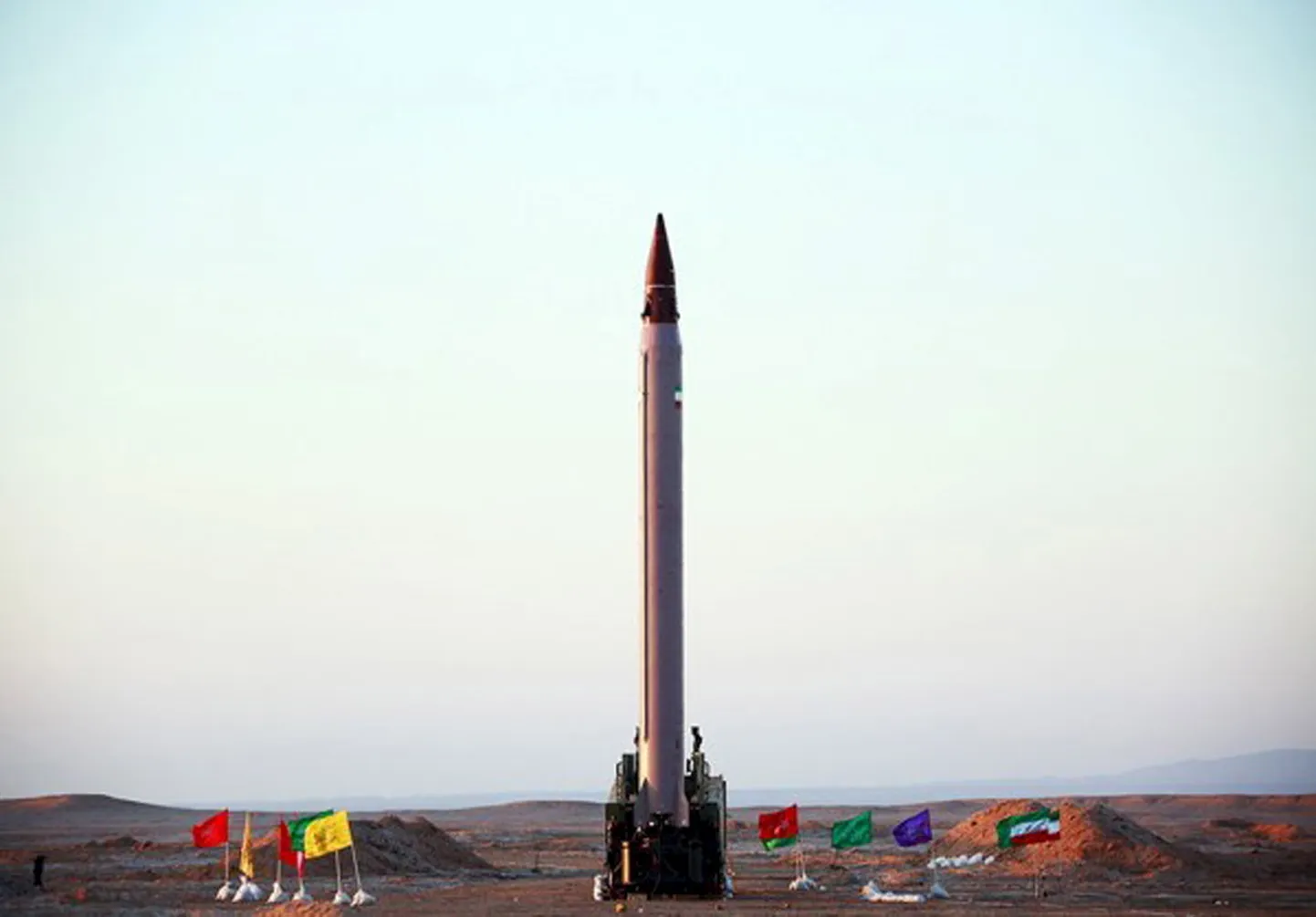 Iraani rakett enne katsetust.