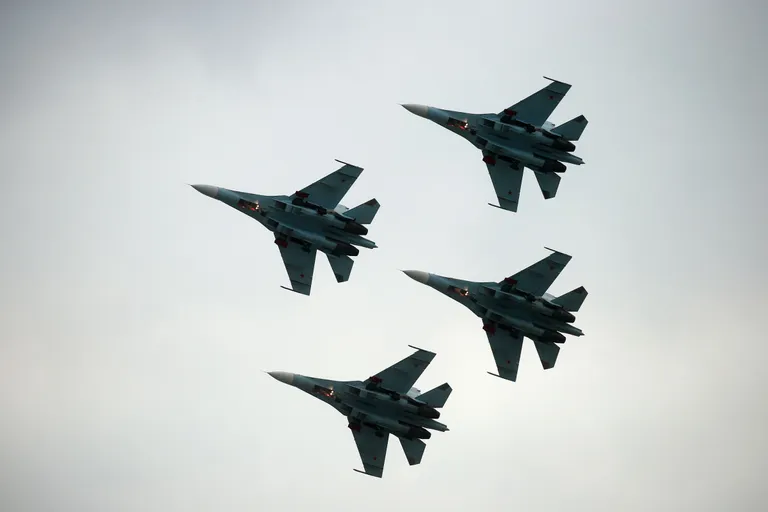 Su-27 hävitajad Sotši kohal.