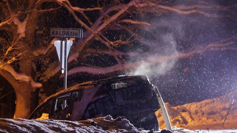 В результате аварии в Харьюмаа загорелся гибридный автомобиль