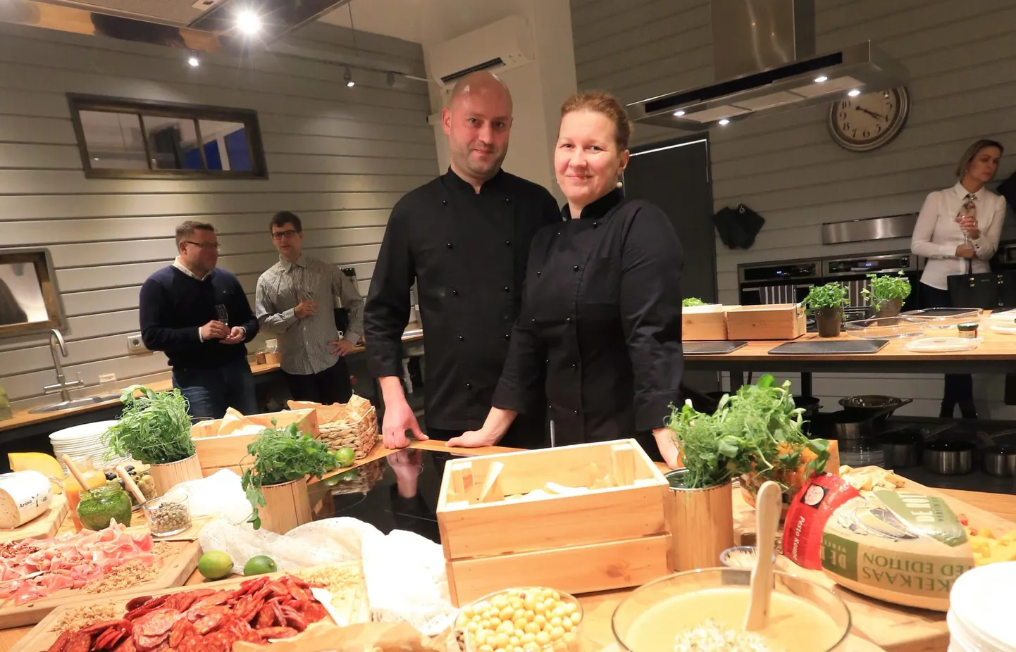 Koorekiht Cateringi kokk Andreas Nestor ja juhataja Külliki Nestor.
