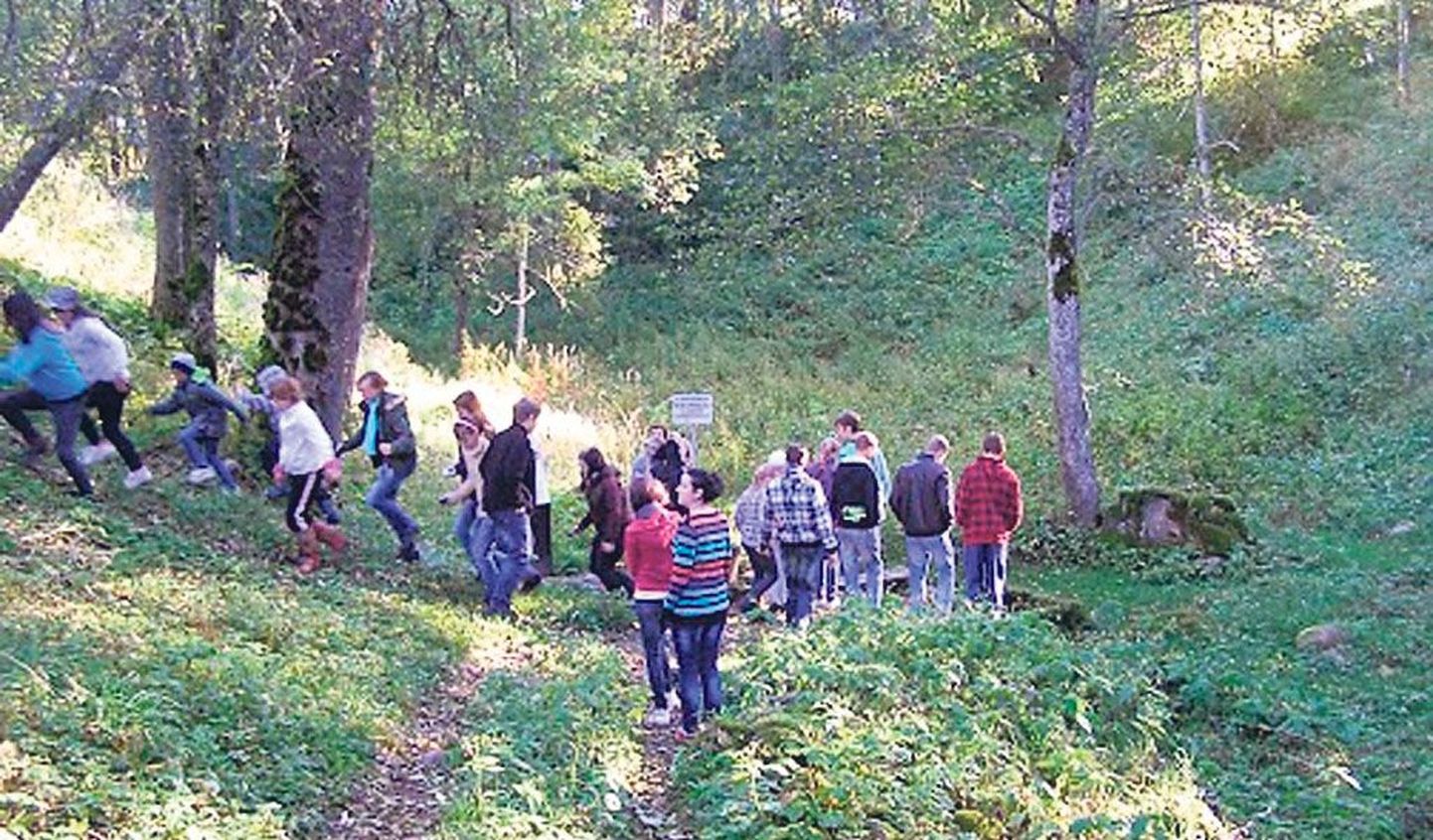 Koonga põhikooli õpilased kogesid õppereisil Lõuna-Eestisse sealse maastiku eripära.