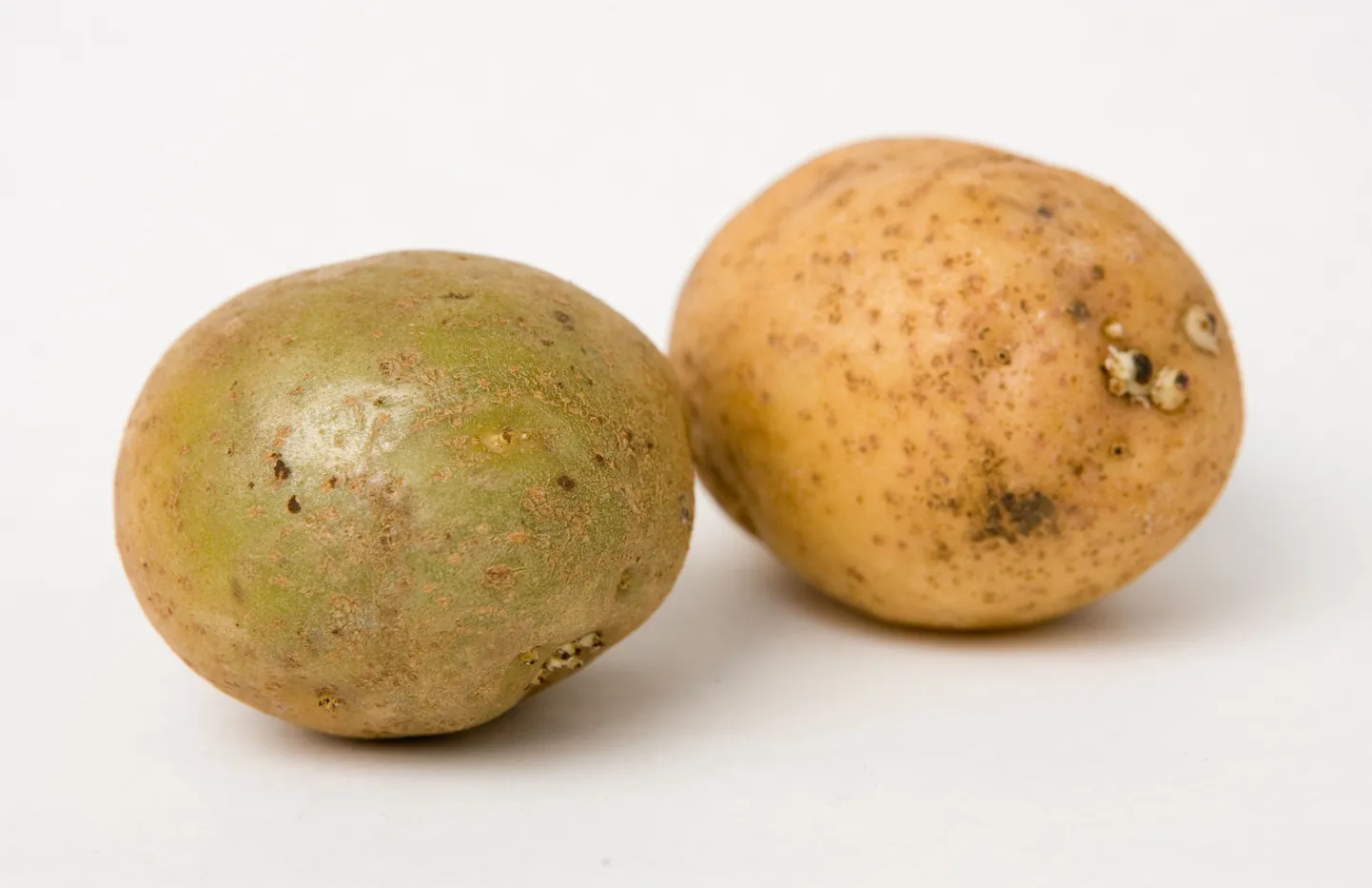 Зеленый и желтый картофель