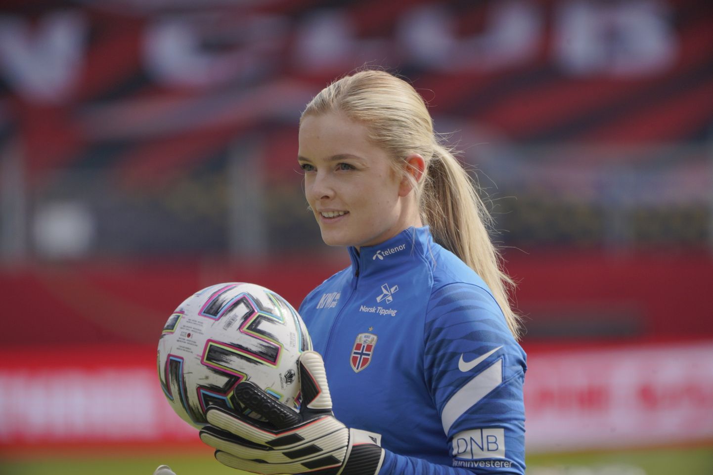 Piteå FC ja Norra naiste jalgpallikoondise väravavaht Guro Pettersen tegi neljapäevases Rootsi liiga mängus skoori.