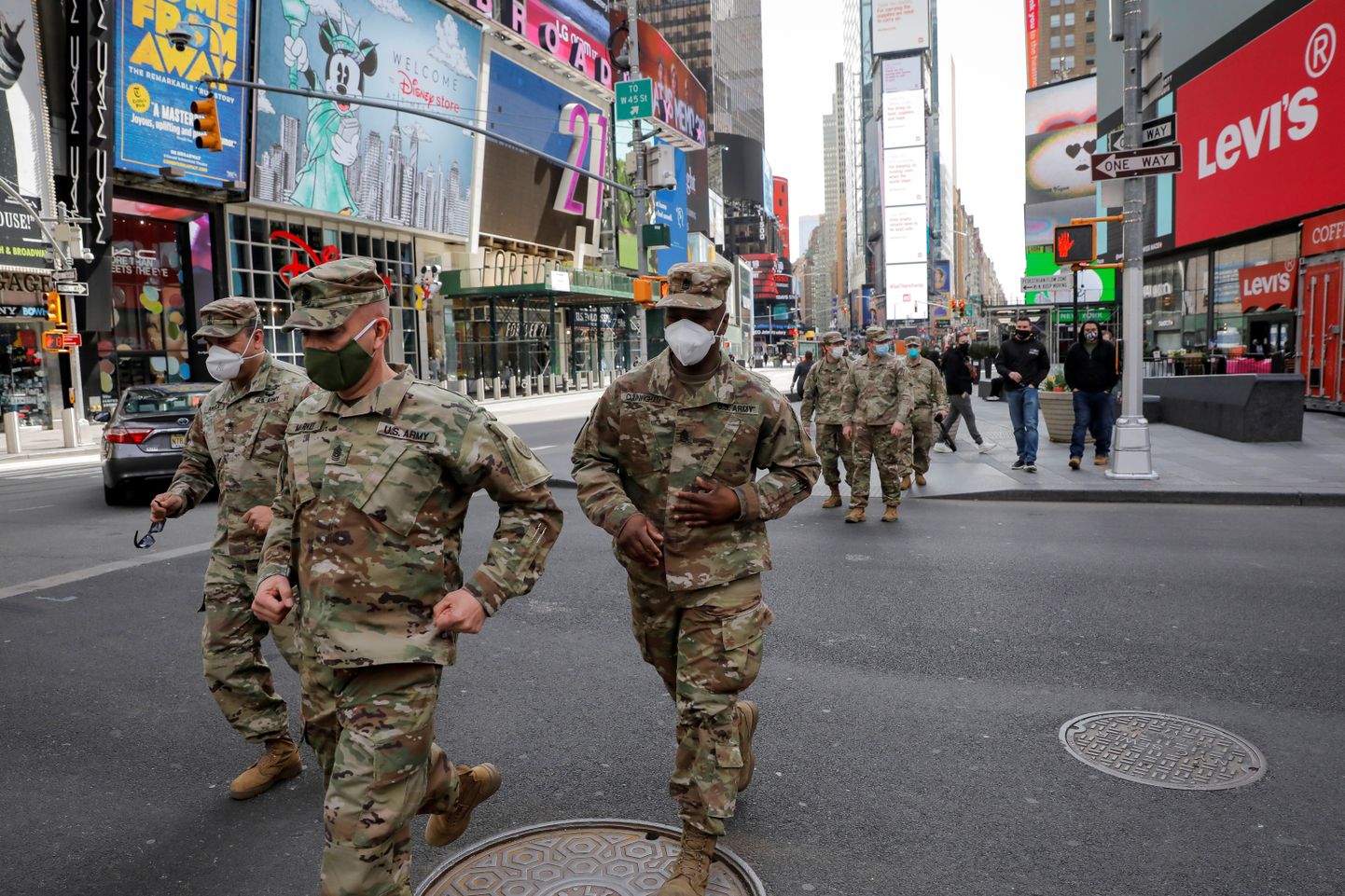 Ühes hiinlaste poolt võimendatud valesõnumis väideti, et president Donald Trump kavatseb sõjaväelased ja rahvuskaartlased karantiini jõustamiseks tänavatele saata.