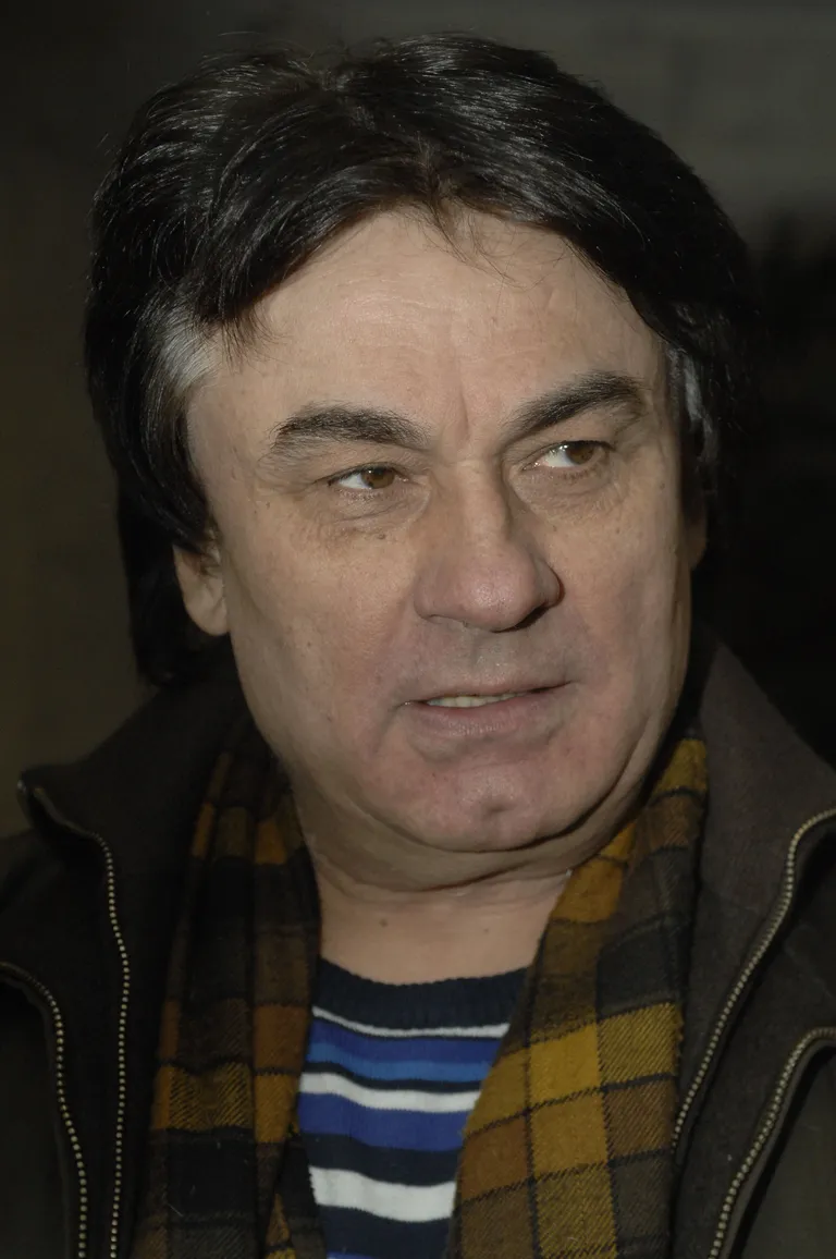 Александр Серов