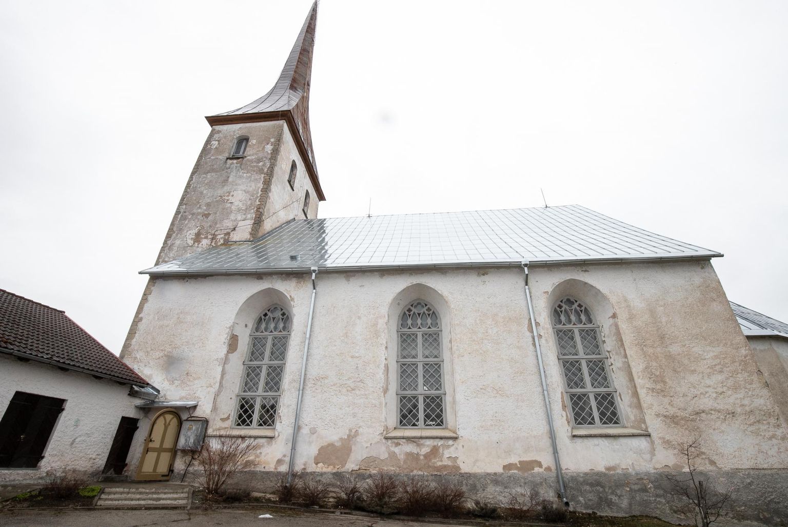 Rakvere Kolmainu kogudus saab toetust kiriku fassaadi restaureerimiseks.
