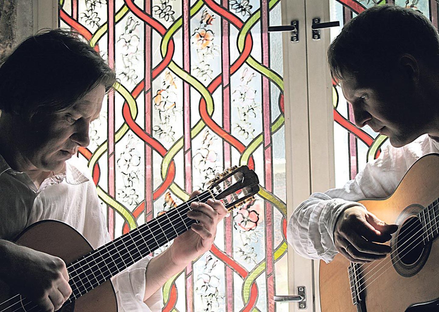 Pühapäevasel kontserdil esitavad 16. sajandi Inglismaalt pärineva lautomuusika seadeid kitarristid Lauri Jõeleht ja Eero Siivo Tallinnast.