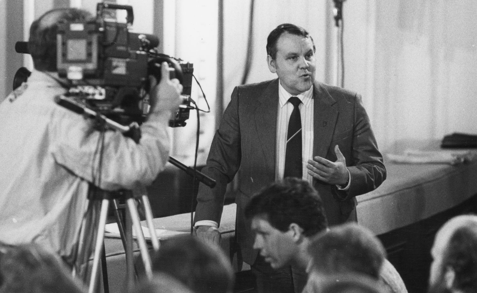 Toomas Uba spontaanne esinemine Eesti olümpiaspordi konverentsil Tallinnas (1989).