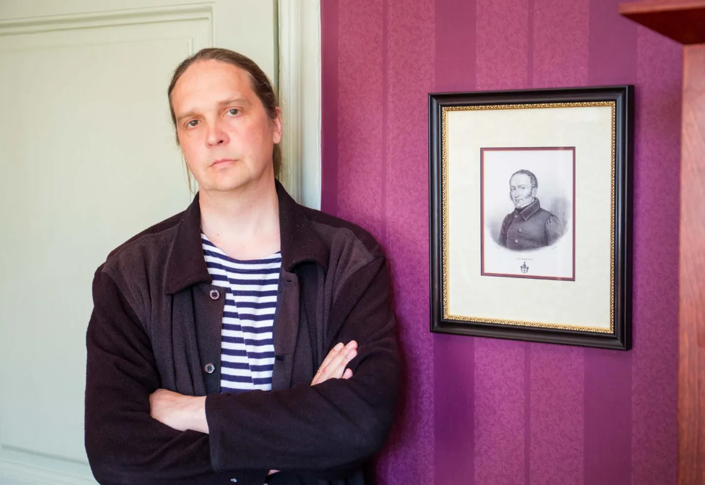 Ain Kütt ning tema krimilugude kangelane mõisahärra Paul Alexander Eduard von Fock.