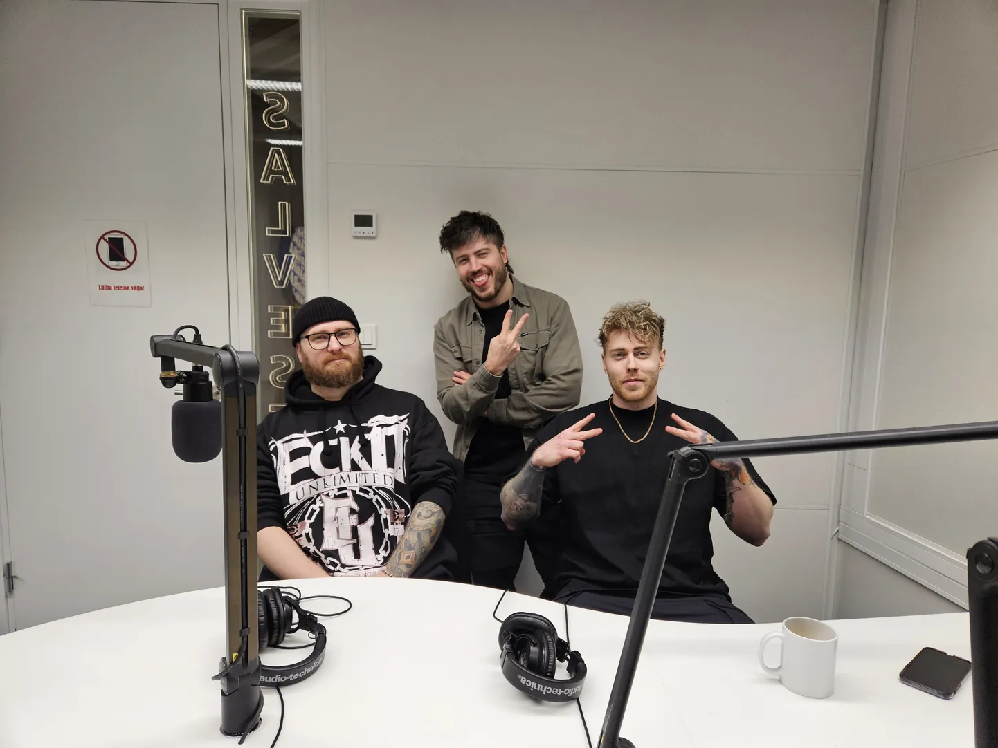 Vasakult: Indrek Ulp (kitarr), Henri Kuusk (trummid), Karl Mesipuu (vokaal)