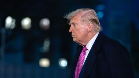 Tramps draud iznīcināt Hārkas salu, ja drīzumā netiks panākta vienošanās ar Irānu