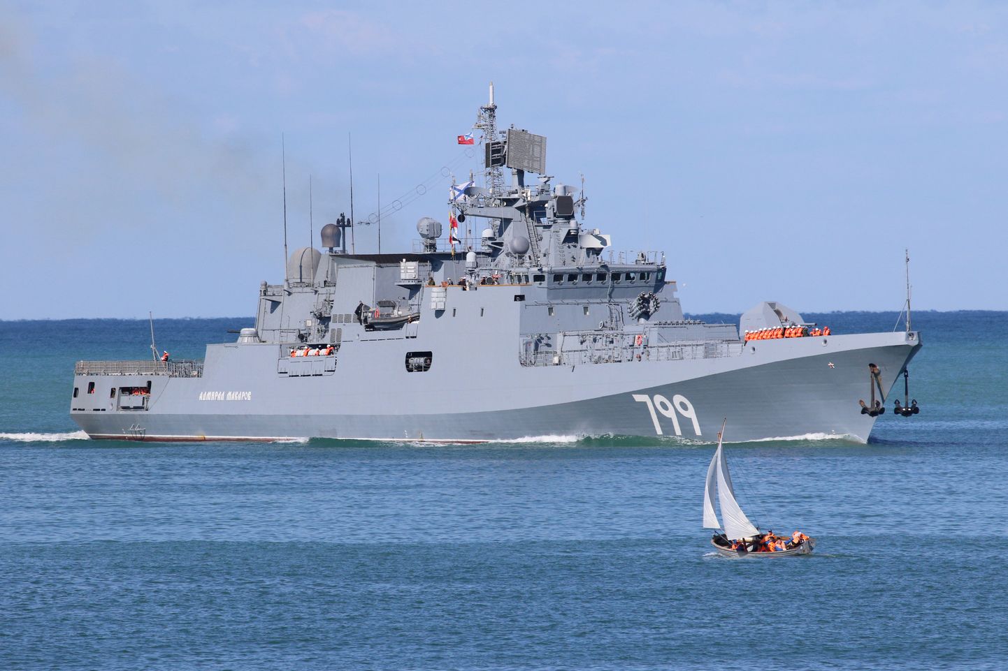 Krievu fregate "Admiral Makarov".