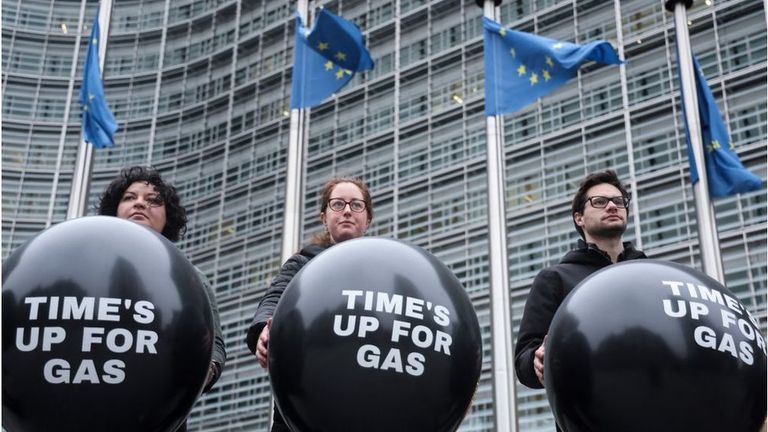 "Время газа вышло". Европейцы собираются отказаться от долгосрочных контрактов после 2049 года, а в будущем и вовсе перестать сжигать углеводороды