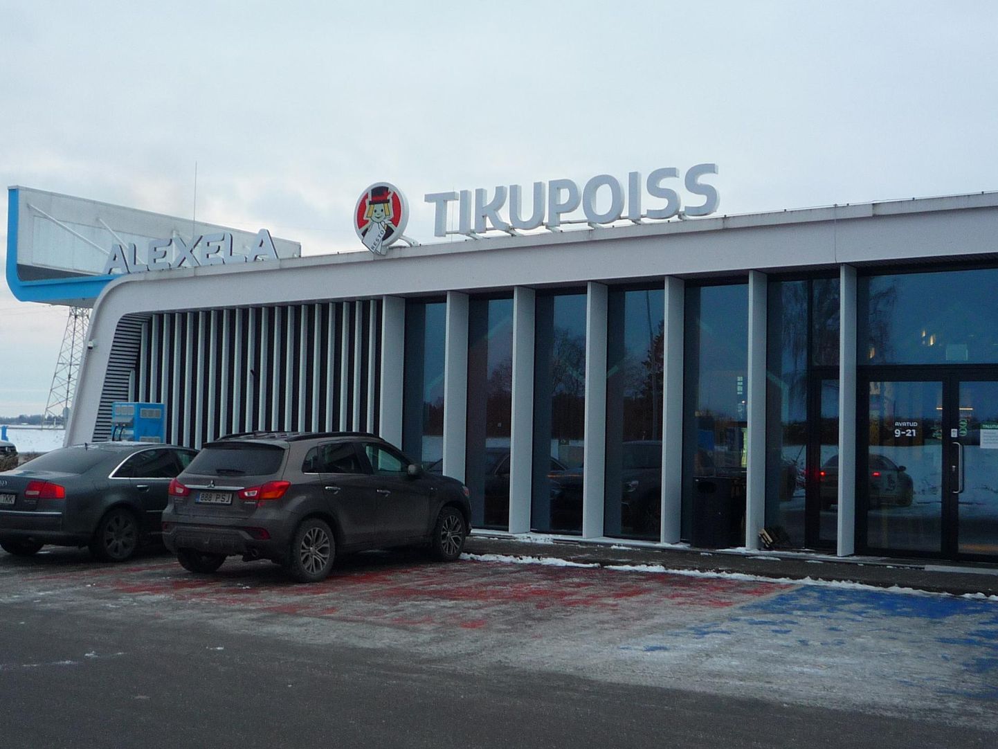 Eesti suurim maanteeäärne restoran Tikupoiss. FOTO: Britt Rosen