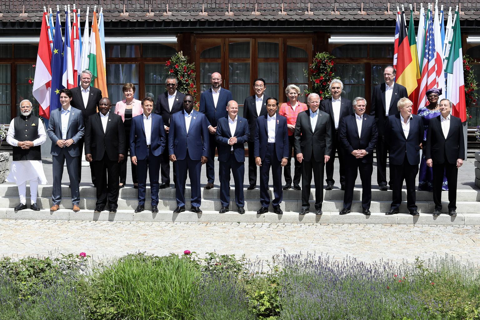 G7 ja koostööriikide ühispilt.