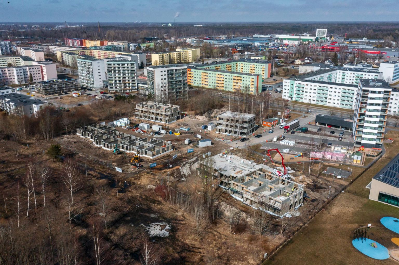 Pärnus Mai elamurajoonis on pooleli mitme uue korrusmaja arendus.