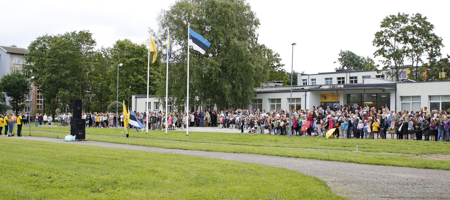 Haridusminister Kristina Kallas soovib Järve kooli uue õppehoone ehitada kinnistule, kus praegu tegutseb slaavi põhikool, mille Kohtla-Järve linn võiks ühendada Kesklinna põhikooliga.