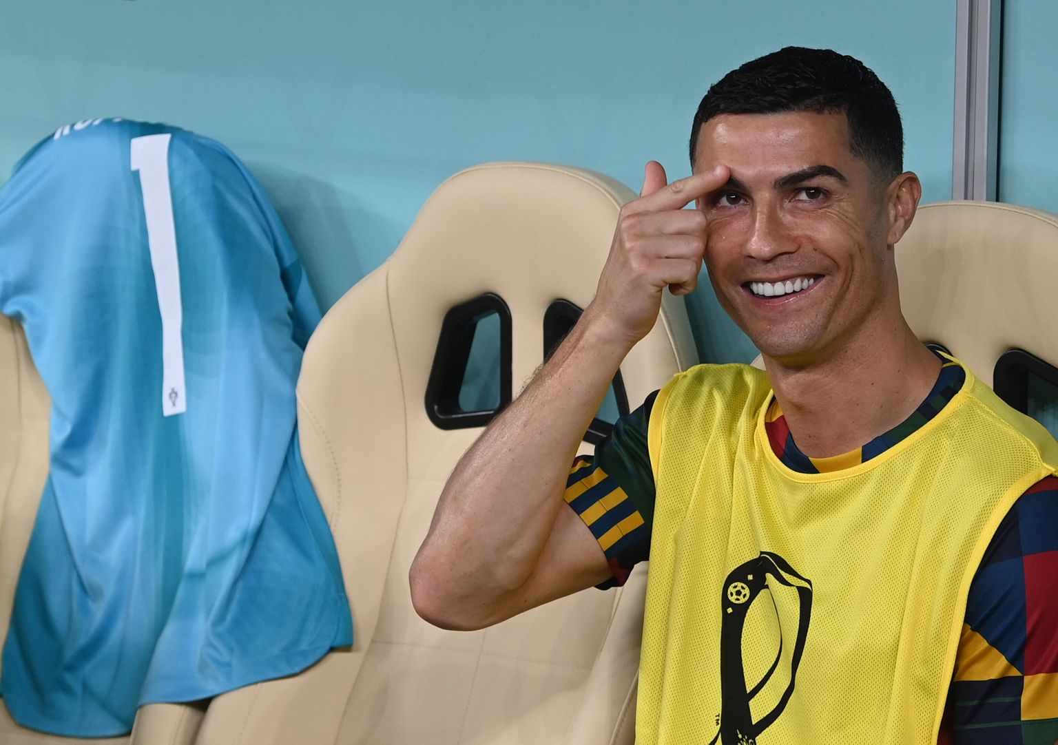 Portugali koondise staarründaja Cristiano Ronaldo 6. detsembril 2022 Katari MMi kohtumisel Šveitsiga esimesel poolajal pingil. Portugal alistas Šveitsi 6:1