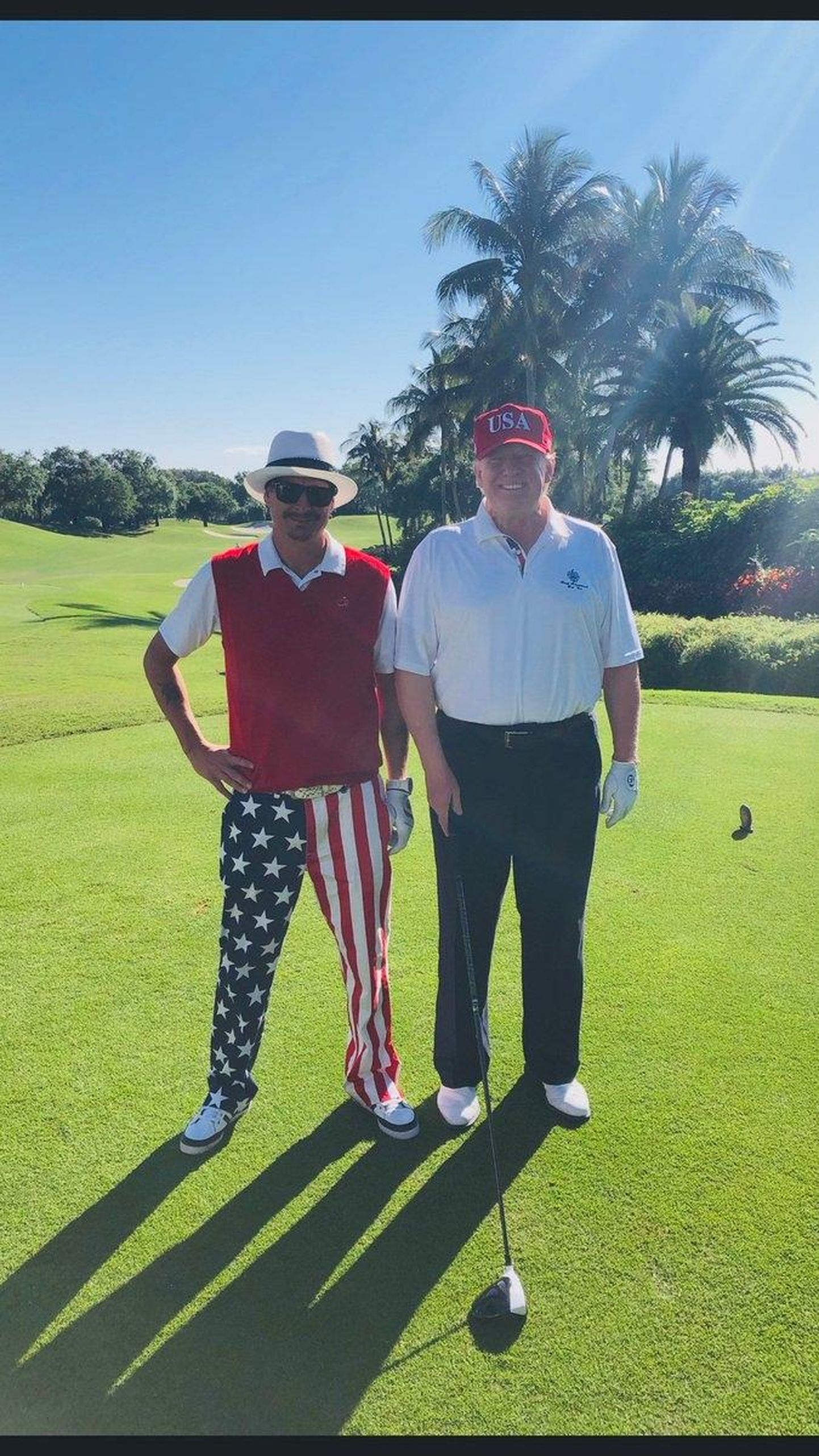 USA president Donald Trump veetis laupäeva rokistaar Kid Rockiga golfi mängides. FOTO: Twitter
