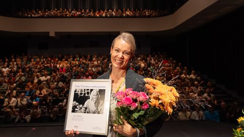 FOTOD ⟩ Helmi Tohvelmani nimelise preemia sai tantsija ja koreograaf Eve Mutso