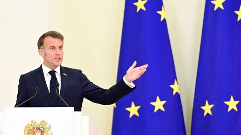 Makrons aicina Irānu atļaut neitrālu jūras spēku misiju Hormuza šaurumā