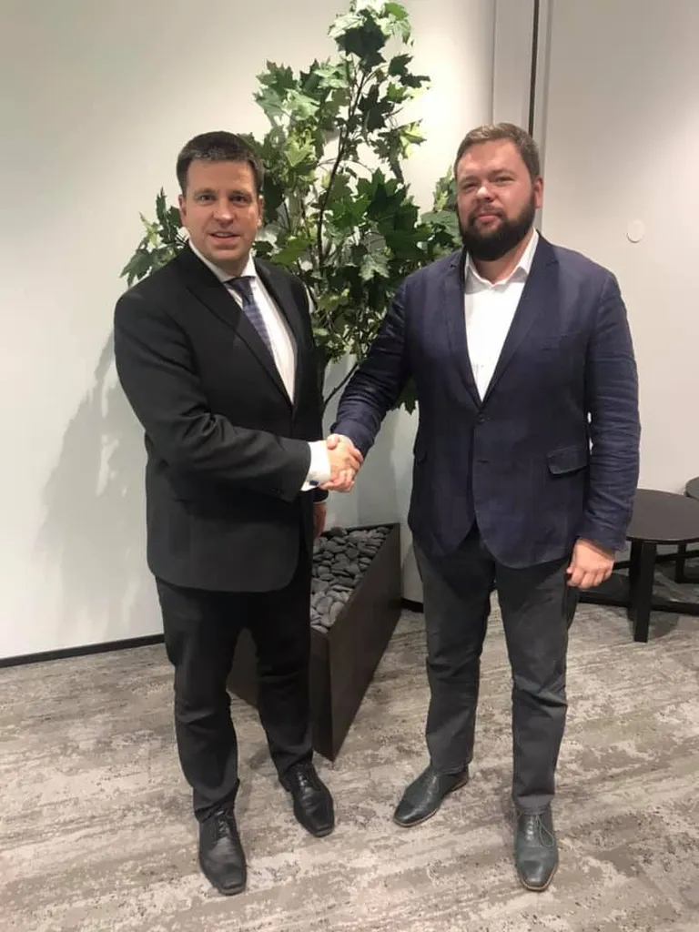 Peaminister Jüri Ratas ning väliskaubandus- ja IT-ministri kandidaat Kaimar Karu.