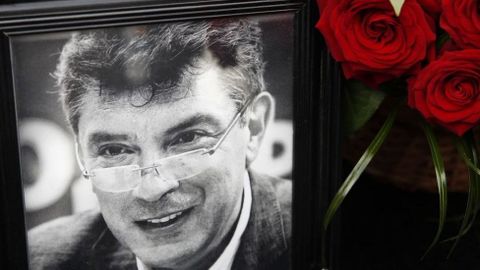 Шестая годовщина убийства Немцова. В России и по всему миру проходят акции в его память