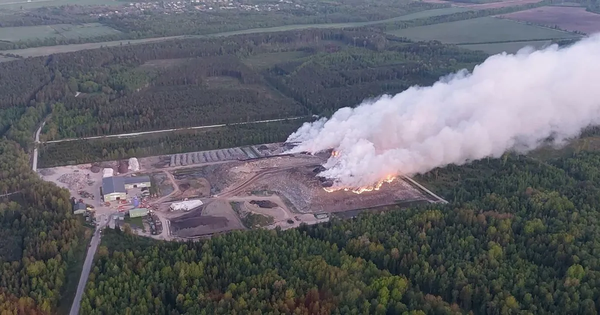 Uikala prügila põlengu kustutamiseks kulus 15 000 tonni vett