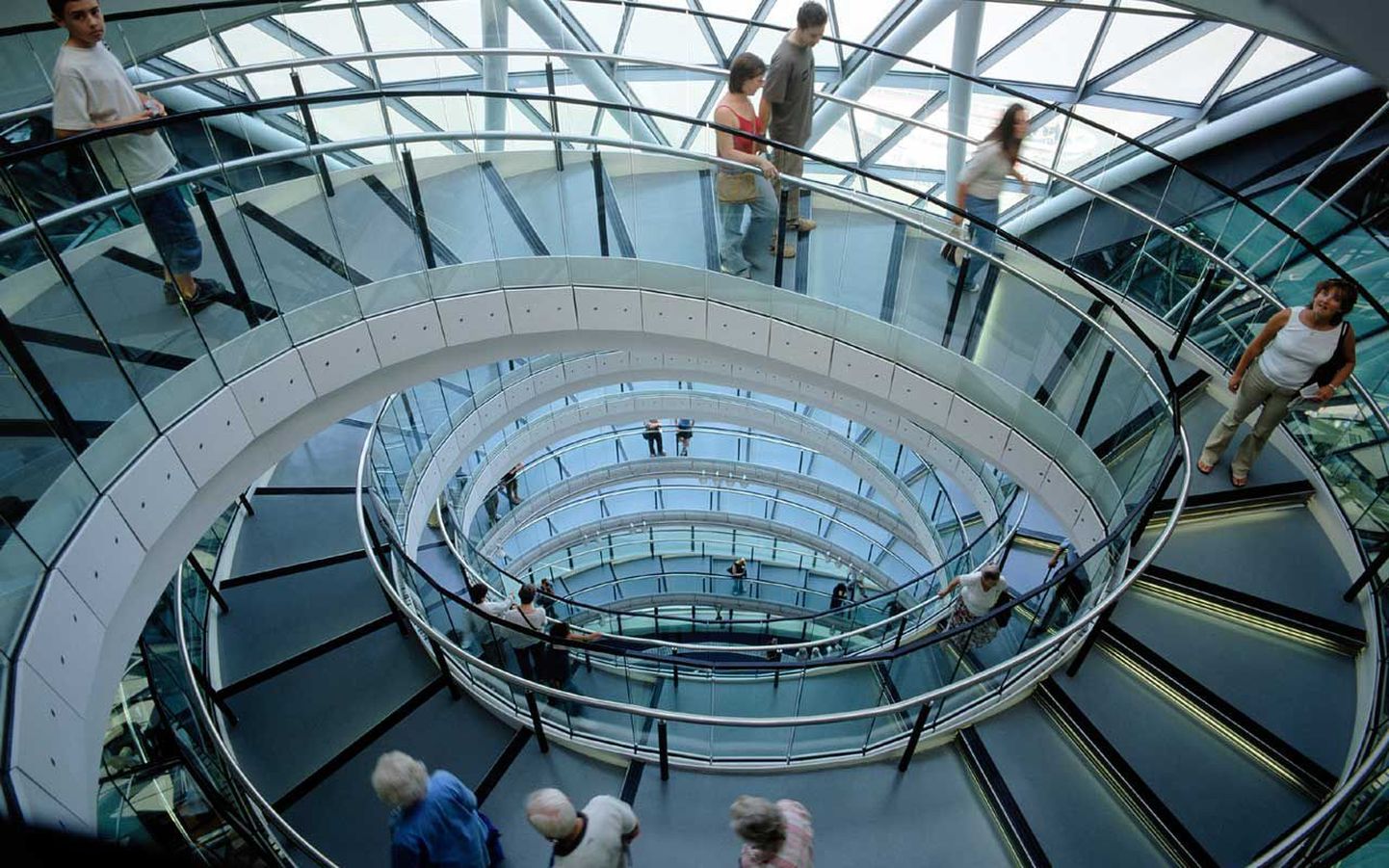 Maailma üks unkaalsemaid treppe asub London City Hall'is, mille autoriks ilmakuulus arhitekt Norman Foster.