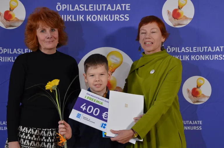 Braian Tsirk (Parksepa keskkooli 2. klass) sai 1.–4. klassi arvestuses I preemia töö „Puu krae“ eest. Lihtsalt kättesaadavate vahenditega meisterdatud puu krae hõlbustab aia hooldust ja kaitseb puu koort muru niitmise ajal.