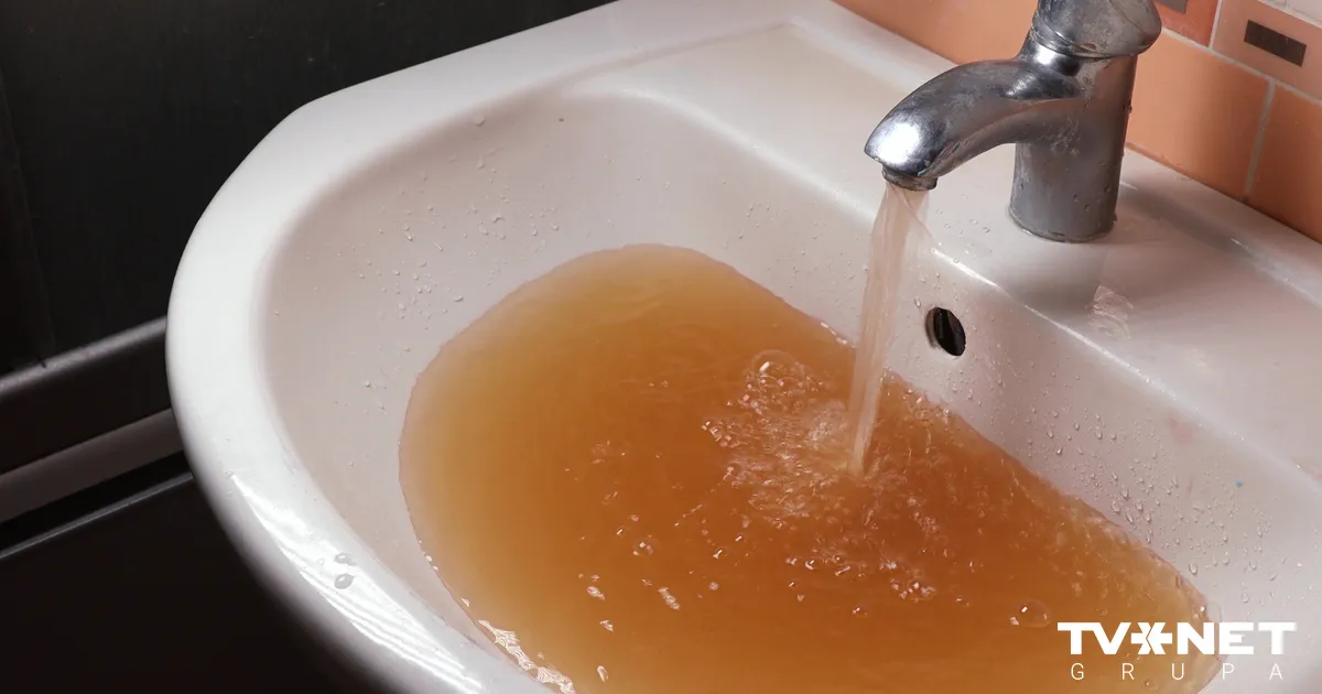 \"Мастер был в шоке!\" Промывка трубопроводов в Риге закончилась дырой в ...