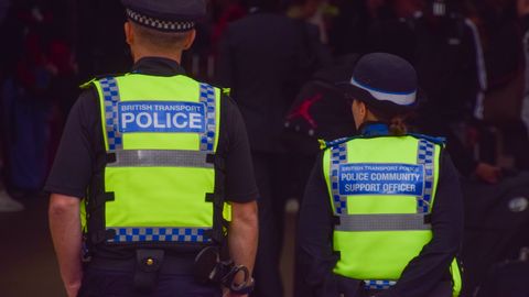 NAGU ÕUDUSUNENÄGU ⟩ Briti lasteaiaõpetajat süüdistatakse kahe mudilase vägistamises