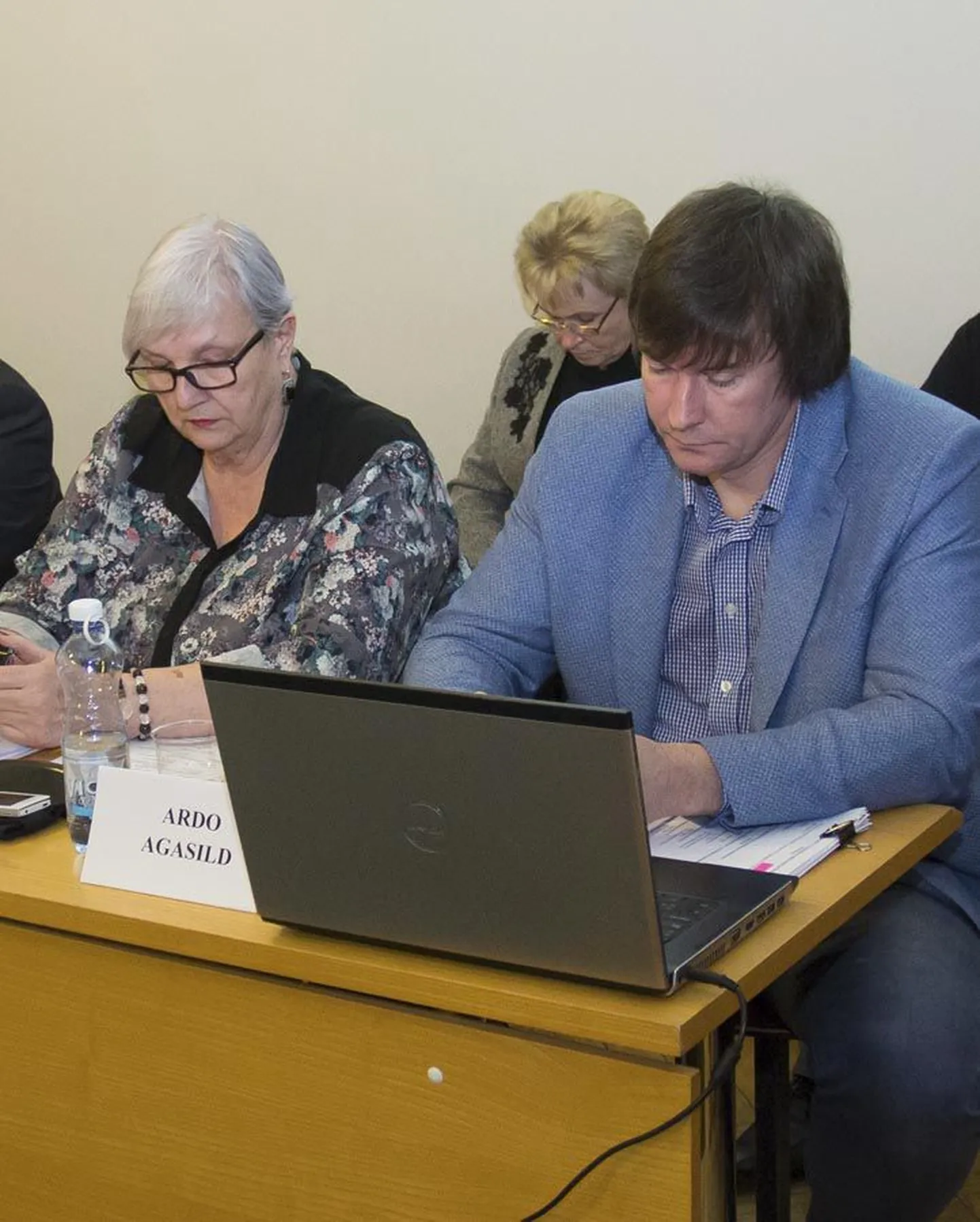 Eelnõu järgi peaksid lisatasu saama nii lahkuv abilinnapea Malle Vahtra (vasakul) kui tema jätkav kolleeg Ardo Agasild. Tegelikult soovitakse lisaraha maksta vaid Vahtrale.