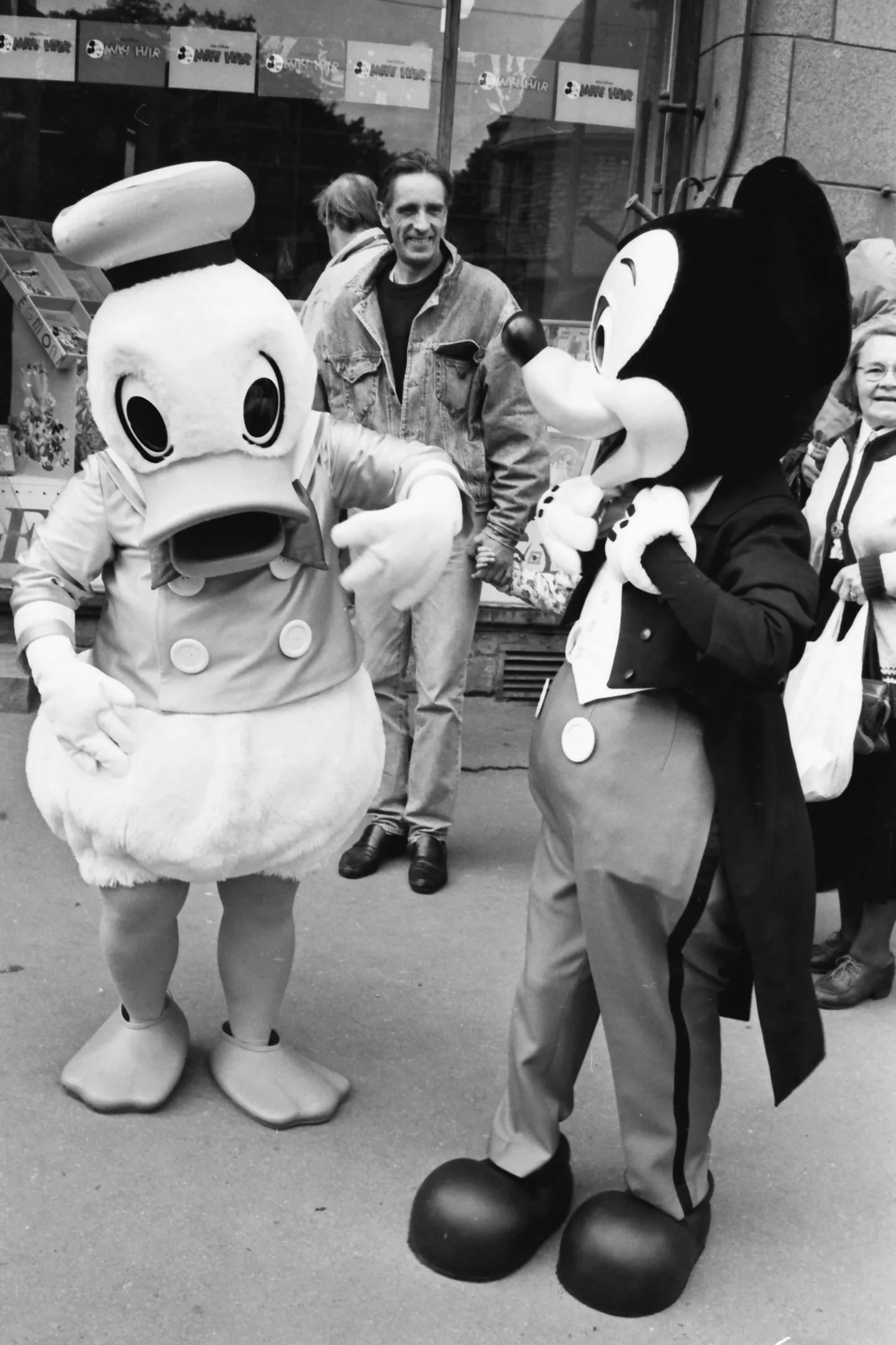 1994. aasta suvi. Miki-Hiir ja Piilupart Donald Tallinnas.