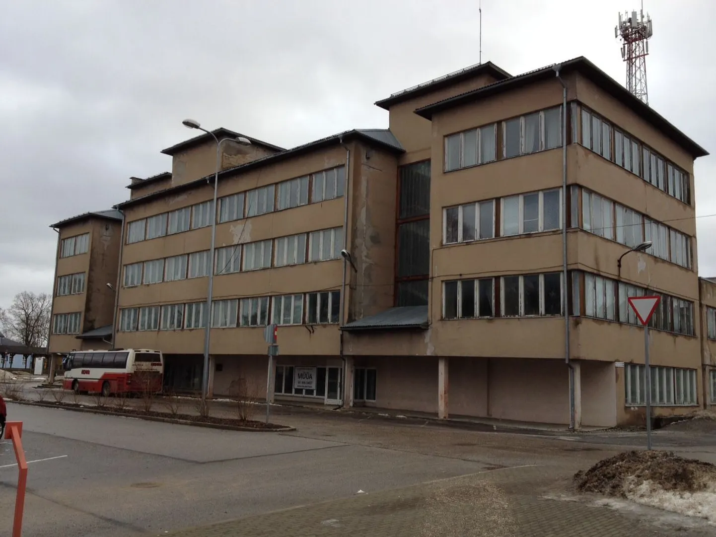 Jõgeva vana politseimaja aadressil Pargi 1.