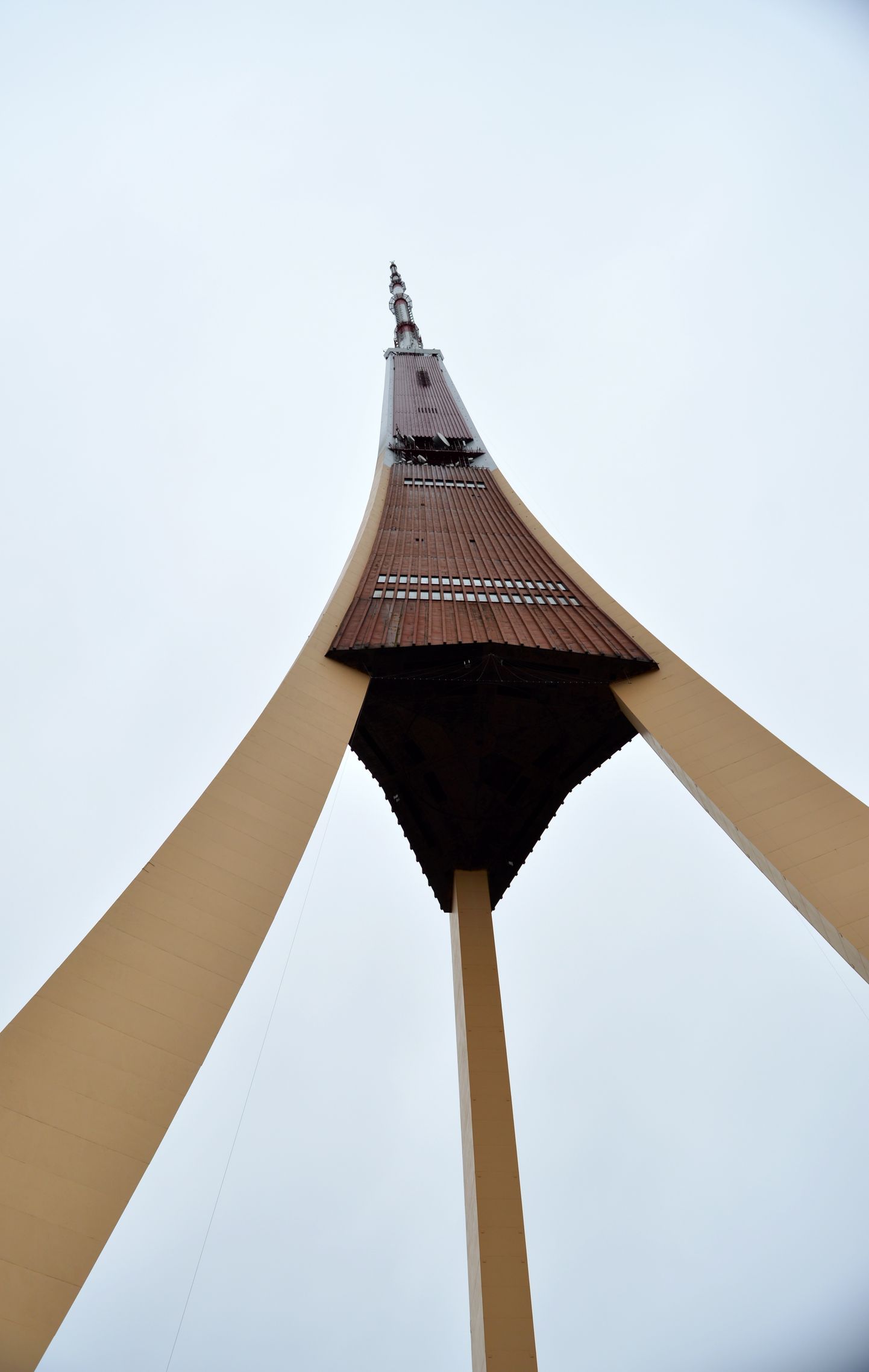 Rīgas radio un televīzijas tornis Zaķusalā. Ilustratīvs attēls.