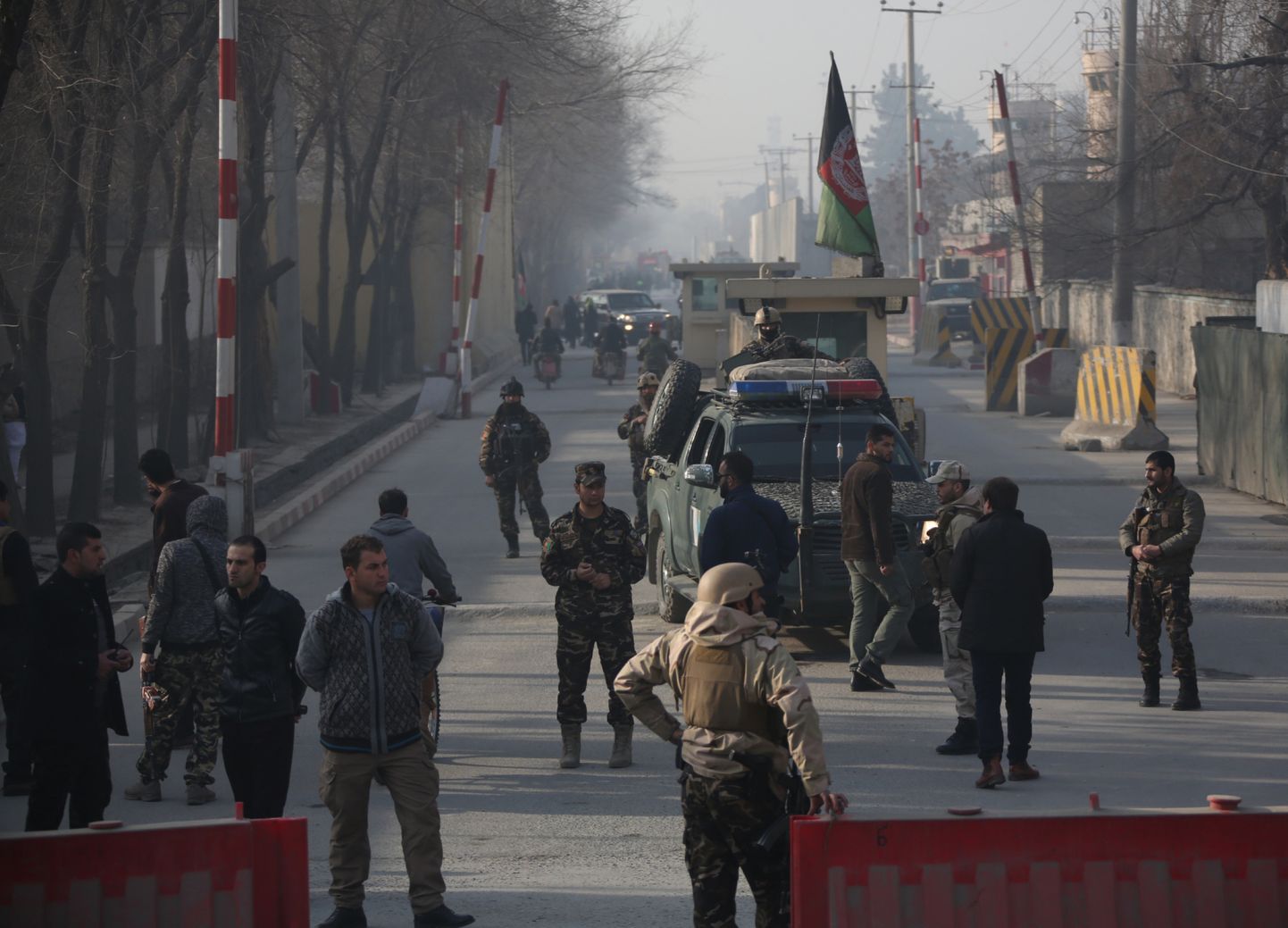Afganistani julgeolekutöötajad pärast rünnakut Kabulis.