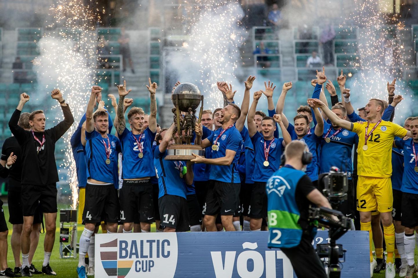 Eesti jalgpalli pidupäev! Eesti meeste A-koondis tuli neljapäeval 83 aasta järel Balti meistriks, kui alistas otsustavas kohtumises Läti koondise 2:1.