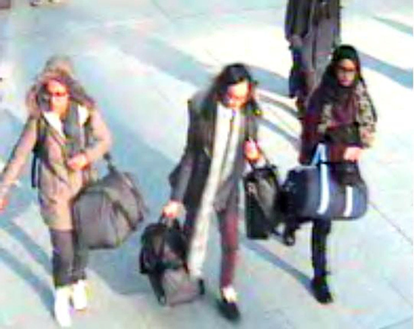 Ühendkuningriigist Islamiriigi võitlejate juurde põgenenud 15-aastane Amira Abase (vasakul), 16-aastane Kadiza Sultana ja 15-aastane Shamima Begum
