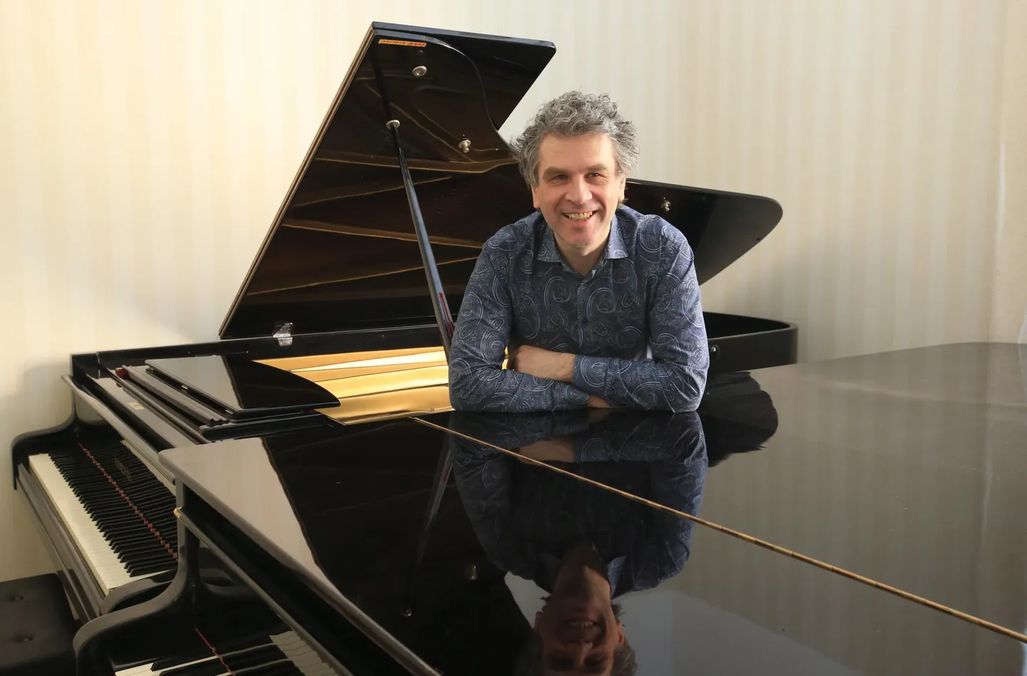 Pianist Tanel Joamets oma muusikaklassis Heino Elleri koolis, kus ta koolitab õpilasi, aga kus ta harjutab ka ise – praegu, enne suurt kontserdisarja, neli-viis tundi päevas.  Margus Ansu