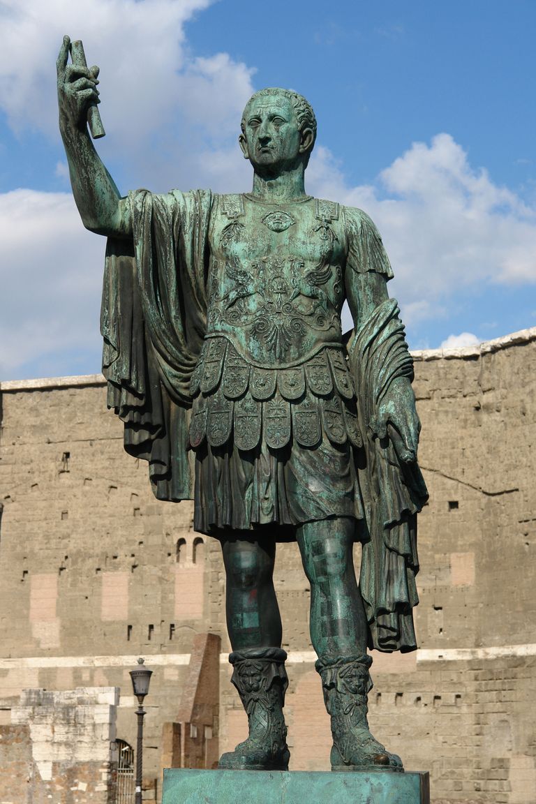 Vana-Rooma väejuhi ja poliitiku Julius Caesari pronkskuju Roomas