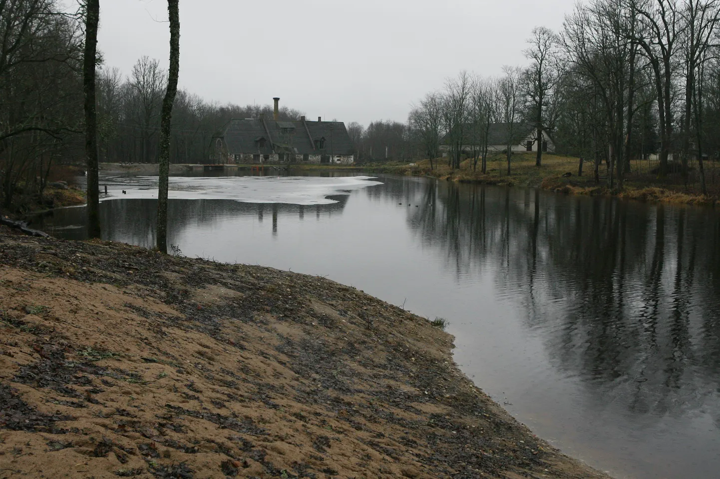 Lahmuse järv.