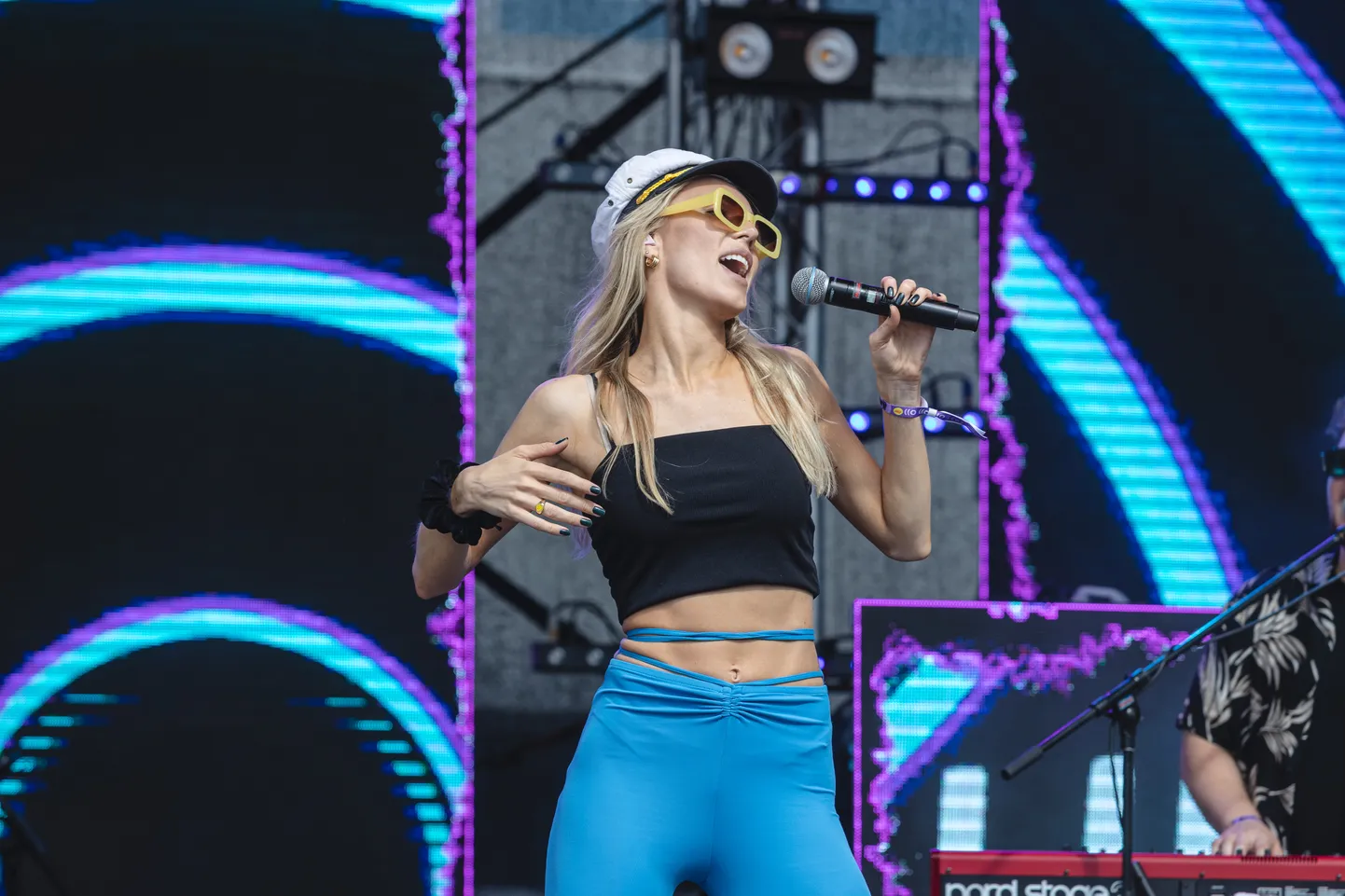 Liis Lemsalu Võsu rannafestivalil.