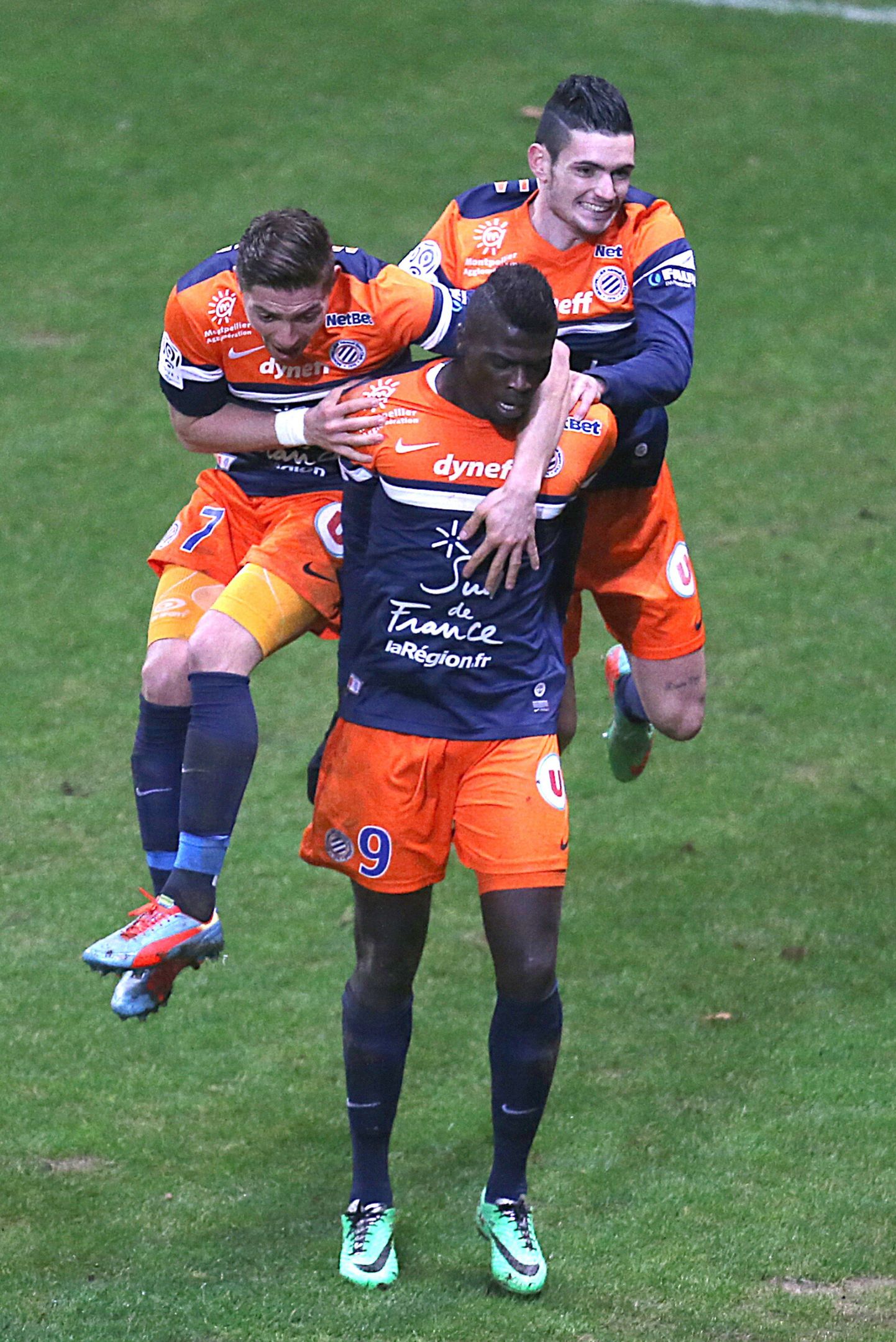 M'Baye Niang (keskel) Montpellieri meeskonnakaaslastega.