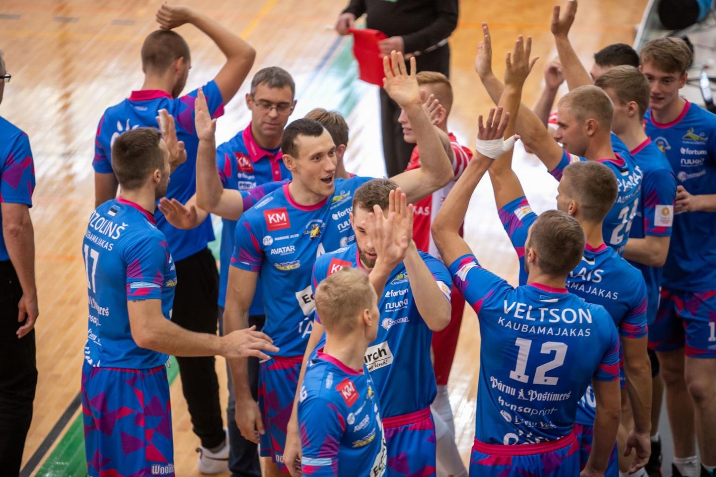 Pärnu võrkpalliklubi võitis kodusaalis Klaipeda Amber-Arlangat 3:0.