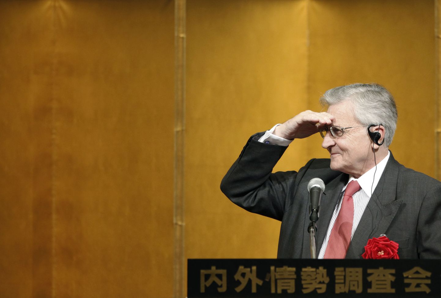 EKP presidendi Jean-Claude Trichet' sõnul hakkab maailmamajandus näitama kosumise märke 2010. aastal.