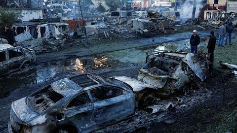 Traģiska nakts: Krievijas triecienos Ukrainai vismaz deviņi nogalinātie, desmitiem ievainoto