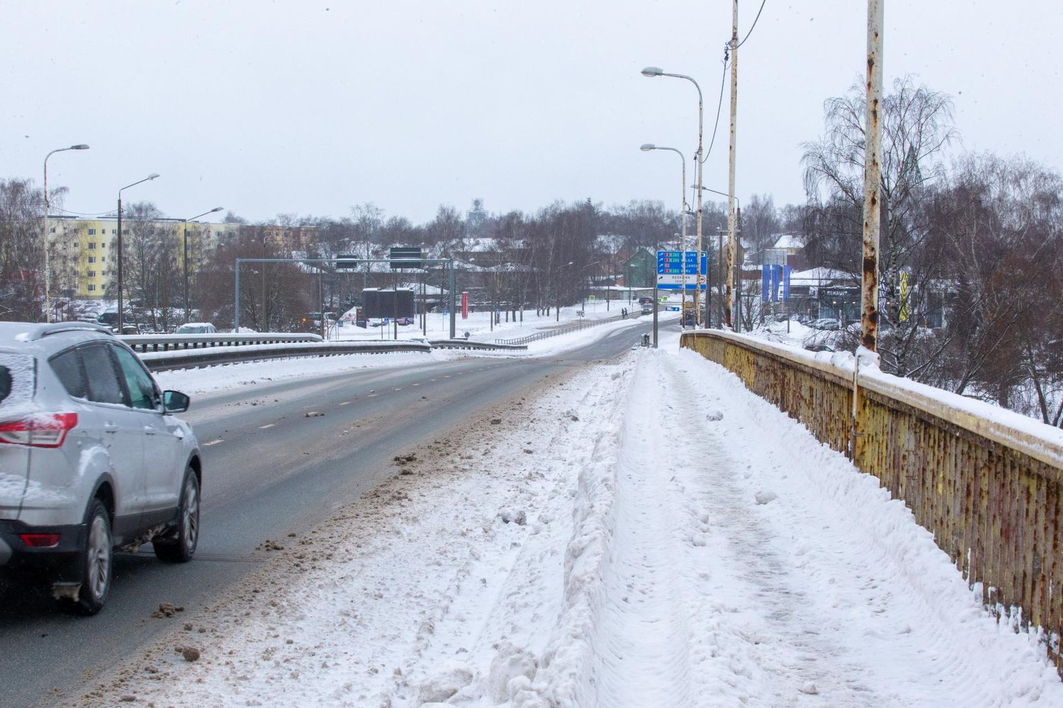 Eesti ja Tartu pikimal, Sõpruse silla ühel rajal käib täna lühiajaline remont.