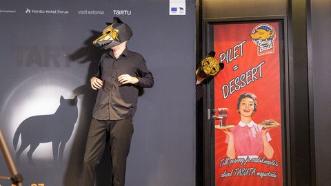 VAATA PILTE ⟩ Pimedate Ööde filmifestival algas Tartus tragikoomilise muusikalise filmiga