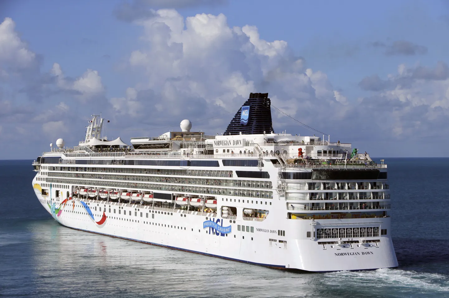 Круизное судно Norwegian Dawn. Иллюстративное фото.